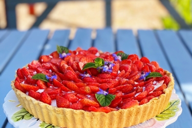 an image of a strawberry tart